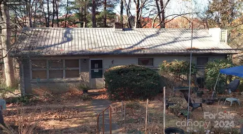 307 White Pine Dr, Asheville, NC 28805