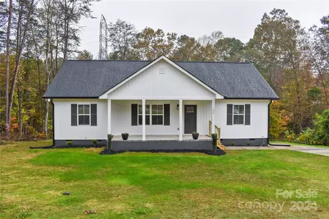 106 Pinecrest Dr, Shelby, NC 28152
