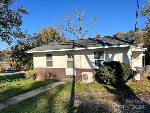 303 Stockton St, Statesville, NC 28677