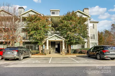 700 Vista Lake 102 Dr #102, Candler, NC 28715