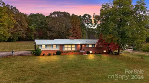5692 Lee Cline Rd, Conover, NC 28613