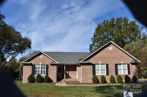 203 N Roxford Rd, Kings Mountain, NC 28086