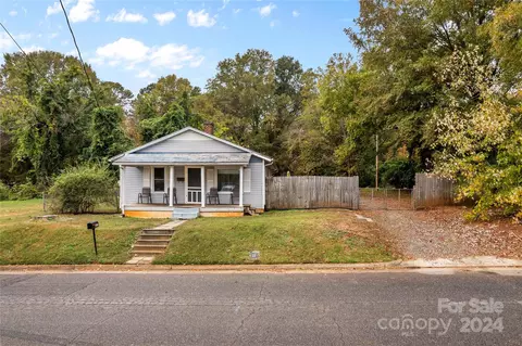 627 Brevard St, Statesville, NC 28677
