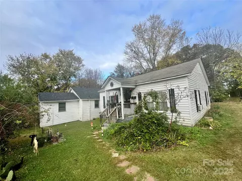 413 S Edwards St, Lincolnton, NC 28092