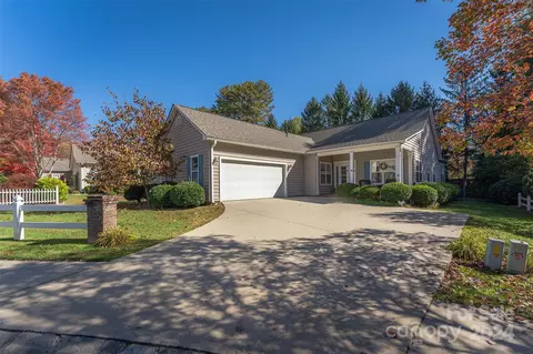 87 Cambridge Dr, Brevard, NC 28712