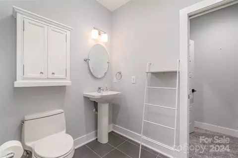 Bath - 21205 Olde Quarry Ln, Cornelius, NC 28031 photo 2 of 3