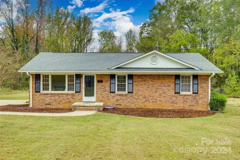7 Moore St, York, SC 29745