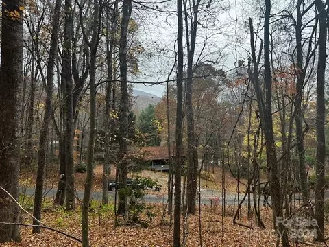 309 Nottingham Rd, Maggie Valley, NC 28751