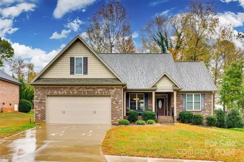 1326 Moonshadow Ln, Shelby, NC 28150
