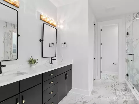 Bath - 43 Reta Rd, Fairview, NC 28730 photo 1 of 5