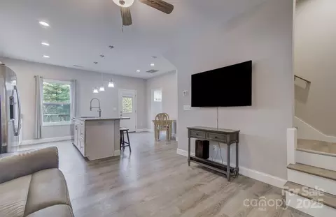 1051 Sharon Ridge Rd, Fairview, NC 28730 photo 3