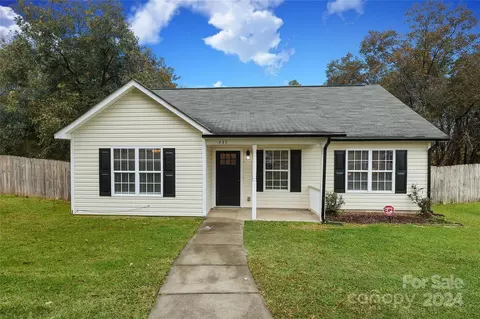 437 Radio Rd, Charlotte, NC 28216