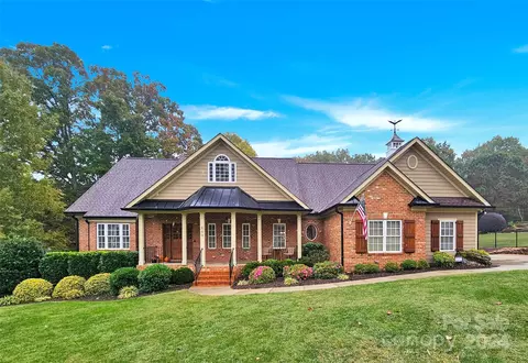 143 Mandarin Dr, Mooresville, NC 28117