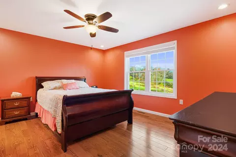 Bedroom - 71 Foothills Cv, Clyde, NC 28721 photo 1 of 7