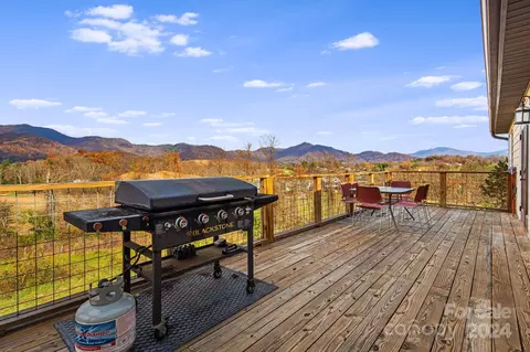 Exterior - 71 Foothills Cv, Clyde, NC 28721 photo 4 of 4