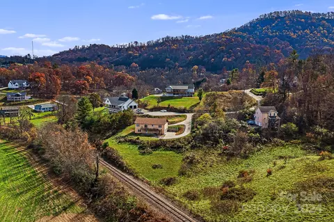 View/Area - 71 Foothills Cv, Clyde, NC 28721 photo 2 of 4