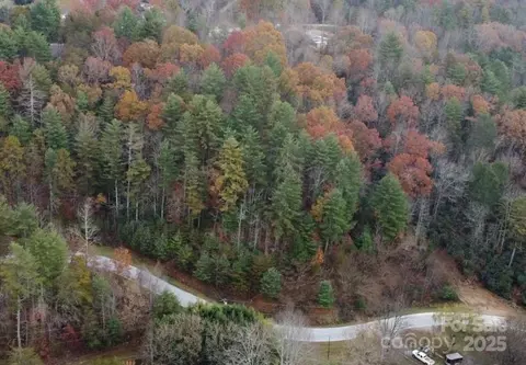 000 Oleta Rd, Hendersonville, NC 28792