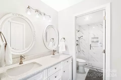 Bath - 18621 Harborside Dr, Cornelius, NC 28031 photo 2 of 5