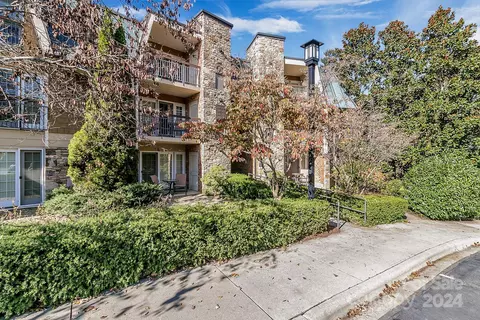 230 Bowling Park Rd, Asheville, NC 28803