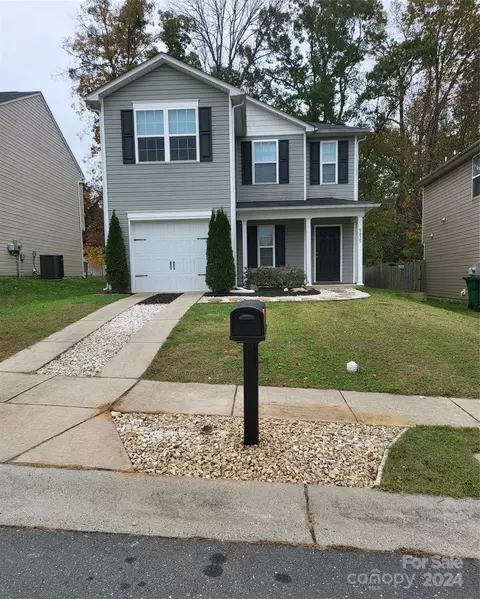 5835 Natick Dr, Charlotte, NC 28214
