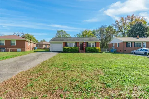 245 Eden 92 Cir #92, Pineville, NC 28134