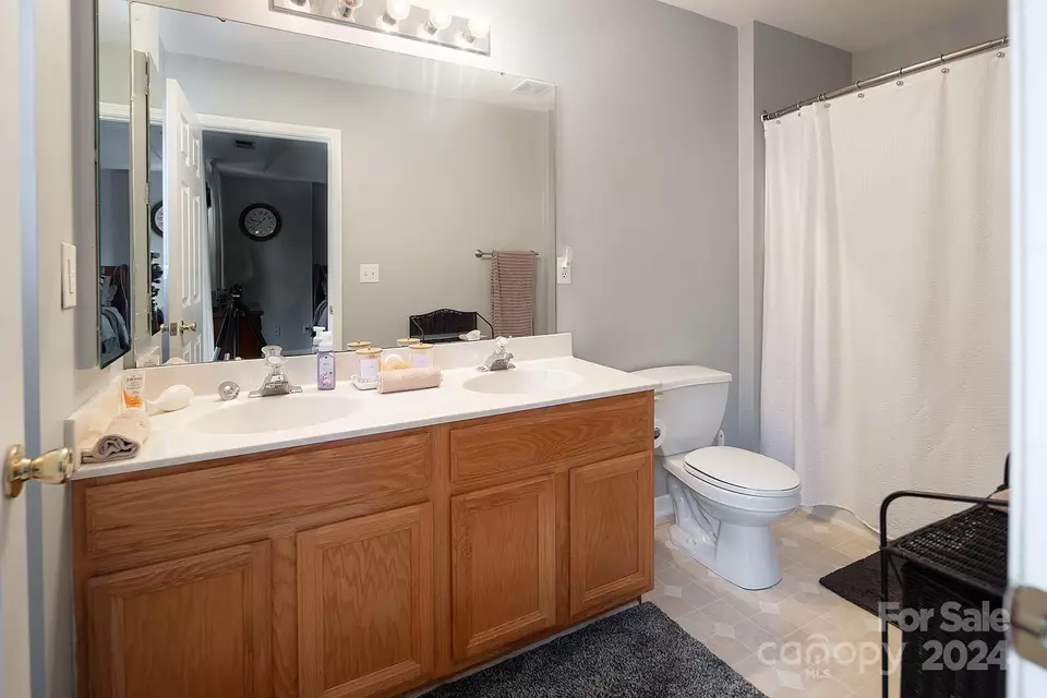 Bath - 3017 Misty Harbor A Cir #A, Cramerton, NC 28032 photo 1 of 2