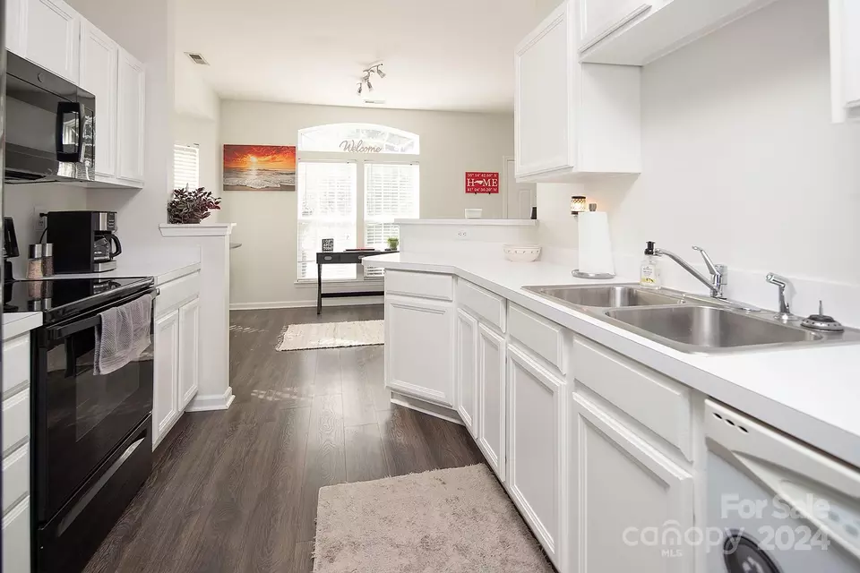 Kitchen - 3017 Misty Harbor A Cir #A, Cramerton, NC 28032 photo 2 of 3