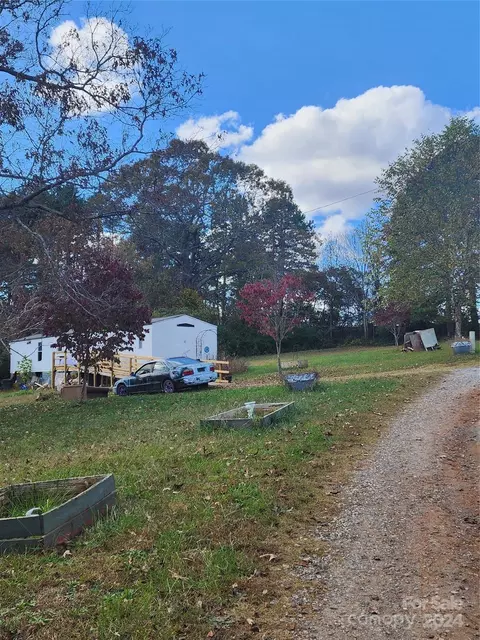 1564 Saddlewood Ln, Cherryville, NC 28021