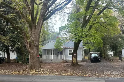 2618 Revolution Park Dr, Charlotte, NC 28208