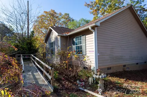 4020 Old 10 E Hwy E, Nebo, NC 28761