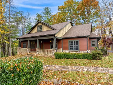 657 Wickhams Fancy Dr, Biltmore Lake, NC 28715