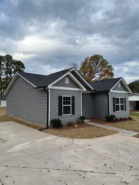 2418 Redbud St, Gastonia, NC 28056