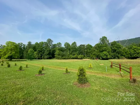 9999 Hunters Ridge 2 Dr #2, Mills River, NC 28759