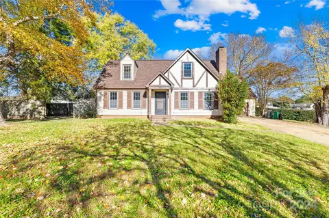6701 Old Meadow Rd, Charlotte, NC 28227
