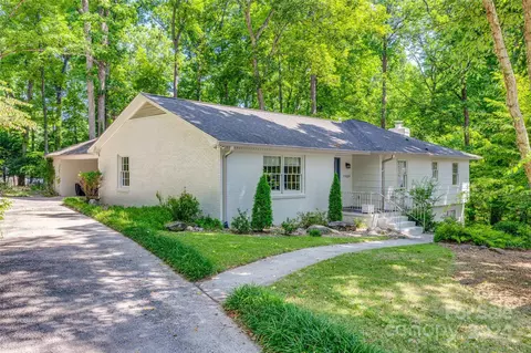 1101 Shady Bluff Dr, Charlotte, NC 28211
