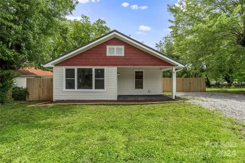 8 Hopedale Cir, Asheville, NC 28806