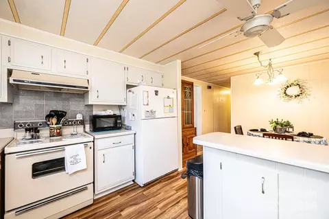 Kitchen - 1146 Sunset Ct, Conover, NC 28613 photo 4 of 4