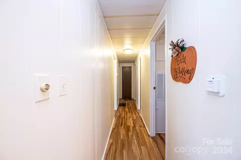 Entry Way - 1146 Sunset Ct, Conover, NC 28613 photo 1 of 1