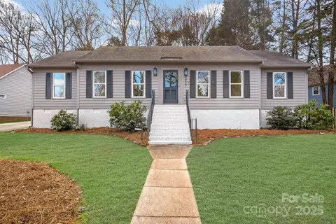 9027 Twin Trail Dr, Huntersville, NC 28078