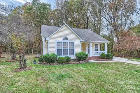 6201 Richfield Ln, Charlotte, NC 28269