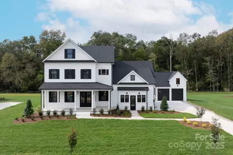 1325 Ballard Dr, Waxhaw, NC 28173