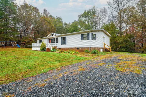 3945 Martin Fish Pond St, Hickory, NC 28602