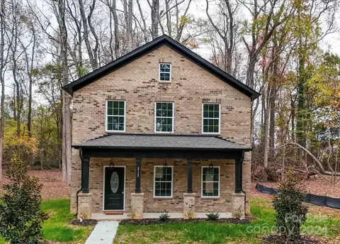 4715 Whispering Oaks Dr, Charlotte, NC 28213