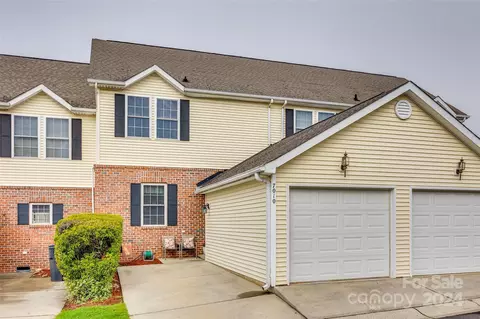 7010 Elm Hill Ct, Charlotte, NC 28217