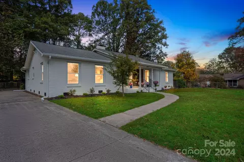 4331 Maypole Ct, Charlotte, NC 28205