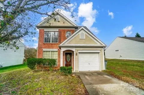 10305 Bearwallow Ct, Charlotte, NC 28213