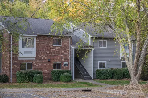 2800 Heathstead Pl, Charlotte, NC 28210