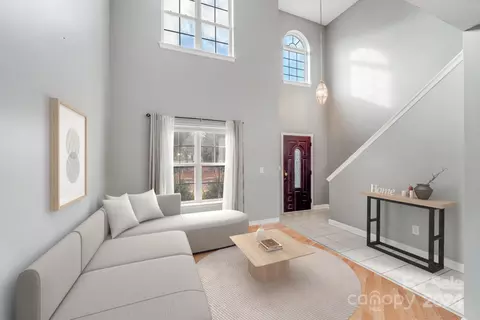 7633 Shiny Meadow Ln, Charlotte, NC 28215