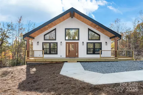 218 Sunflower Ln, Lake Lure, NC 28746