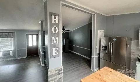 Entry Way - 5500 Lee Cline Rd, Conover, NC 28613 photo 1 of 1